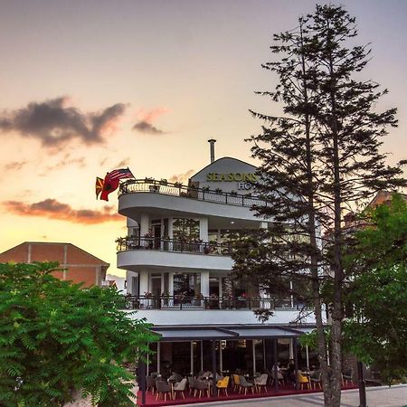 Seasons Hotel 斯特鲁加 外观 照片