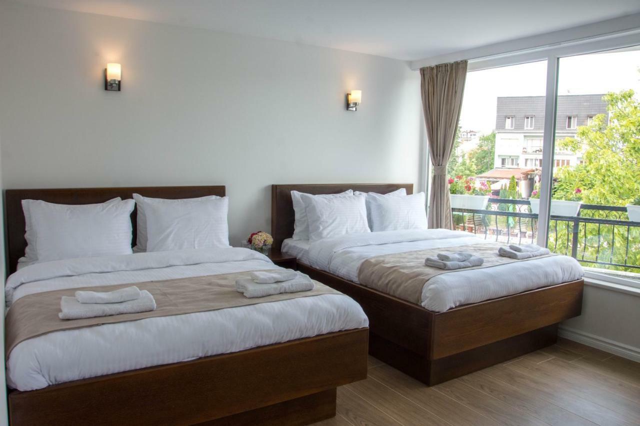 Seasons Hotel 斯特鲁加 外观 照片