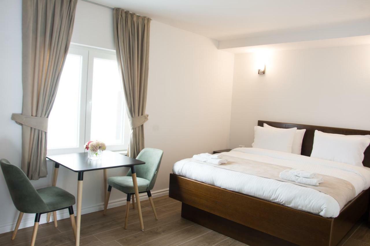 Seasons Hotel 斯特鲁加 外观 照片