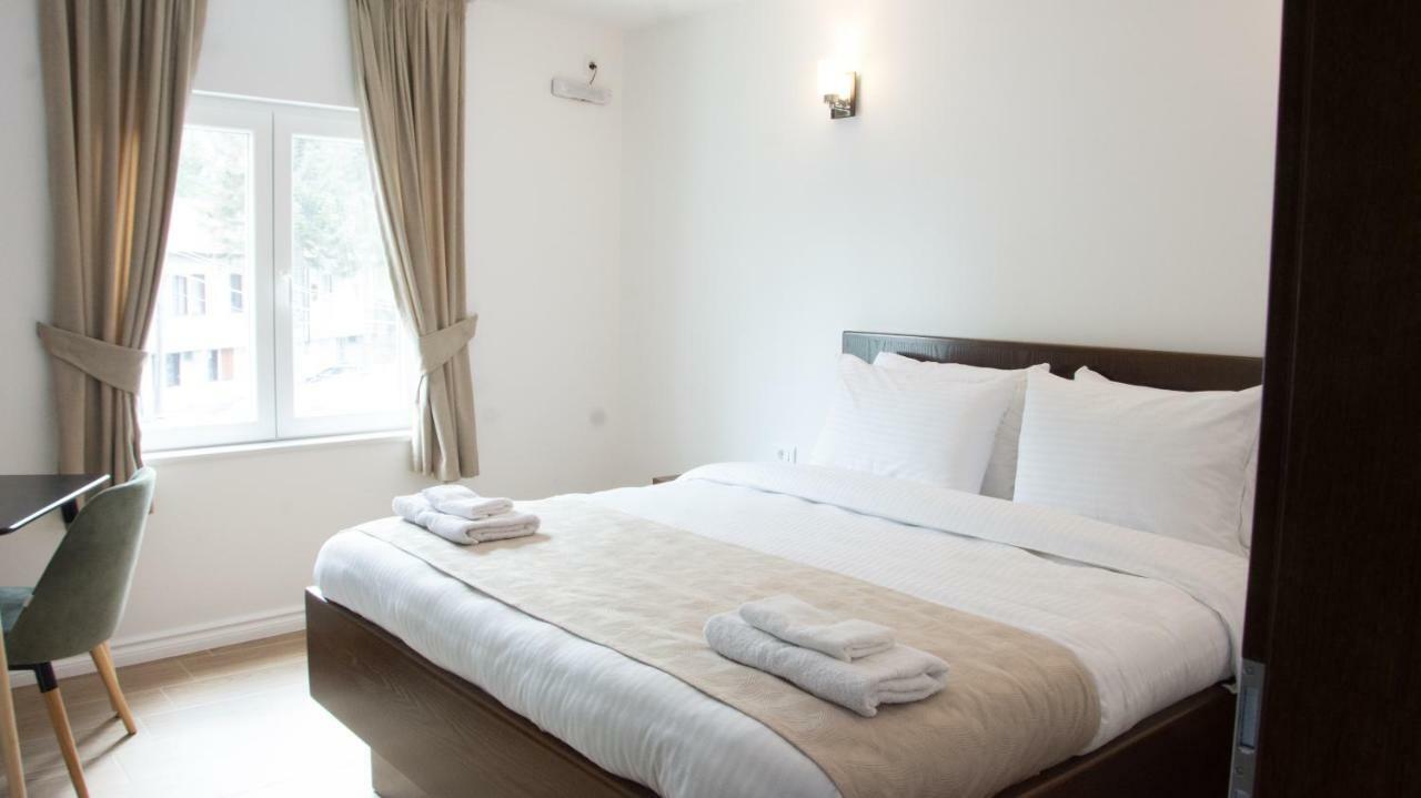 Seasons Hotel 斯特鲁加 外观 照片
