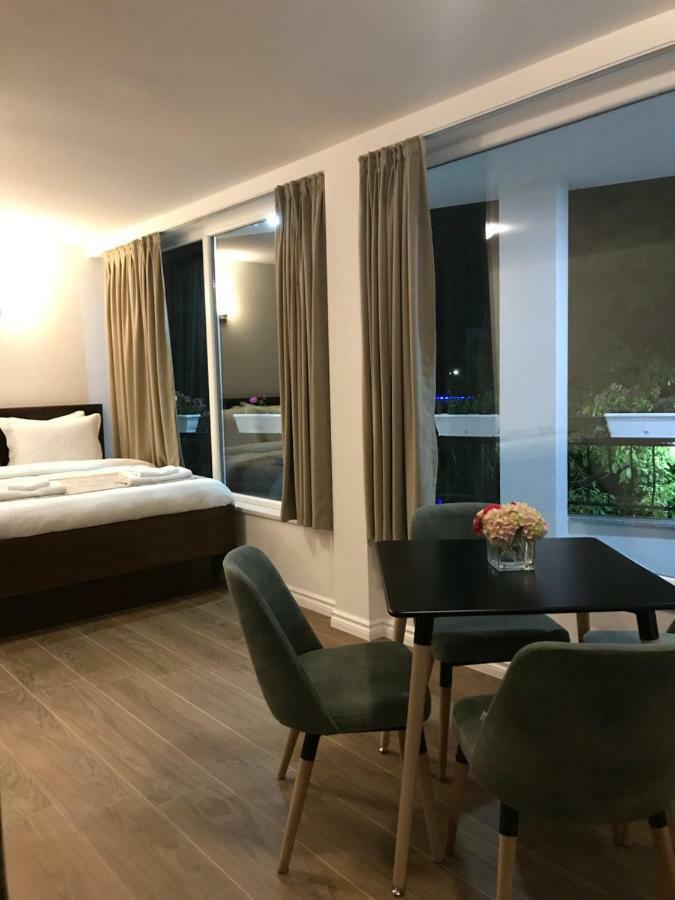 Seasons Hotel 斯特鲁加 外观 照片